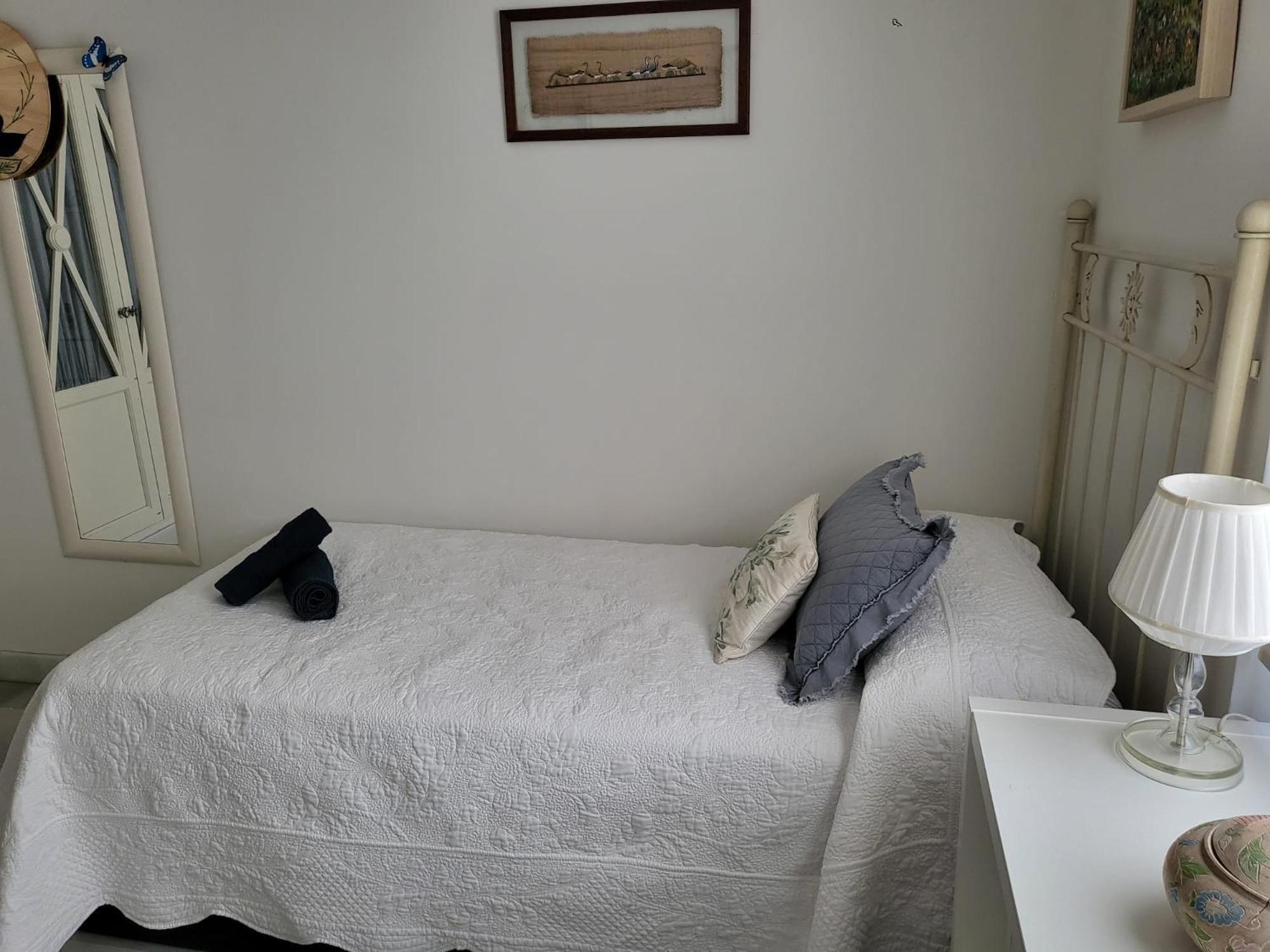 Habitacion Agradable Con Bano Individual, Seville
